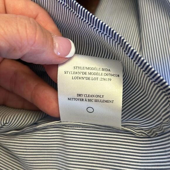 Theory blue white vertical stripe long sleeve zip front blouse Size S EUC - Picture 9 of 9